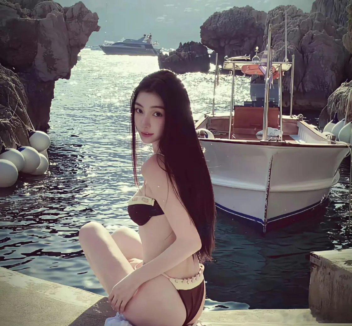 易梦玲泳装秀，喷鼻血啦！ 