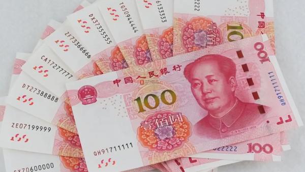 12月15日，人民币对美元汇率显著走强，反映出国际投资者对人民币的信心增强。盘中