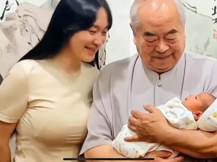 热烈祝贺：范曾先生荣获老来得子荣誉榜第一名

范曾先生今年已经87岁高龄了，他前