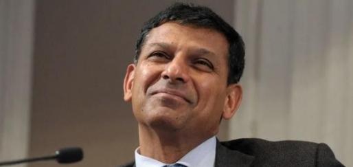 印度最强经济学家拉詹接受美媒采访时曾表示：世界上只有一个中国，印度根本没有能力学