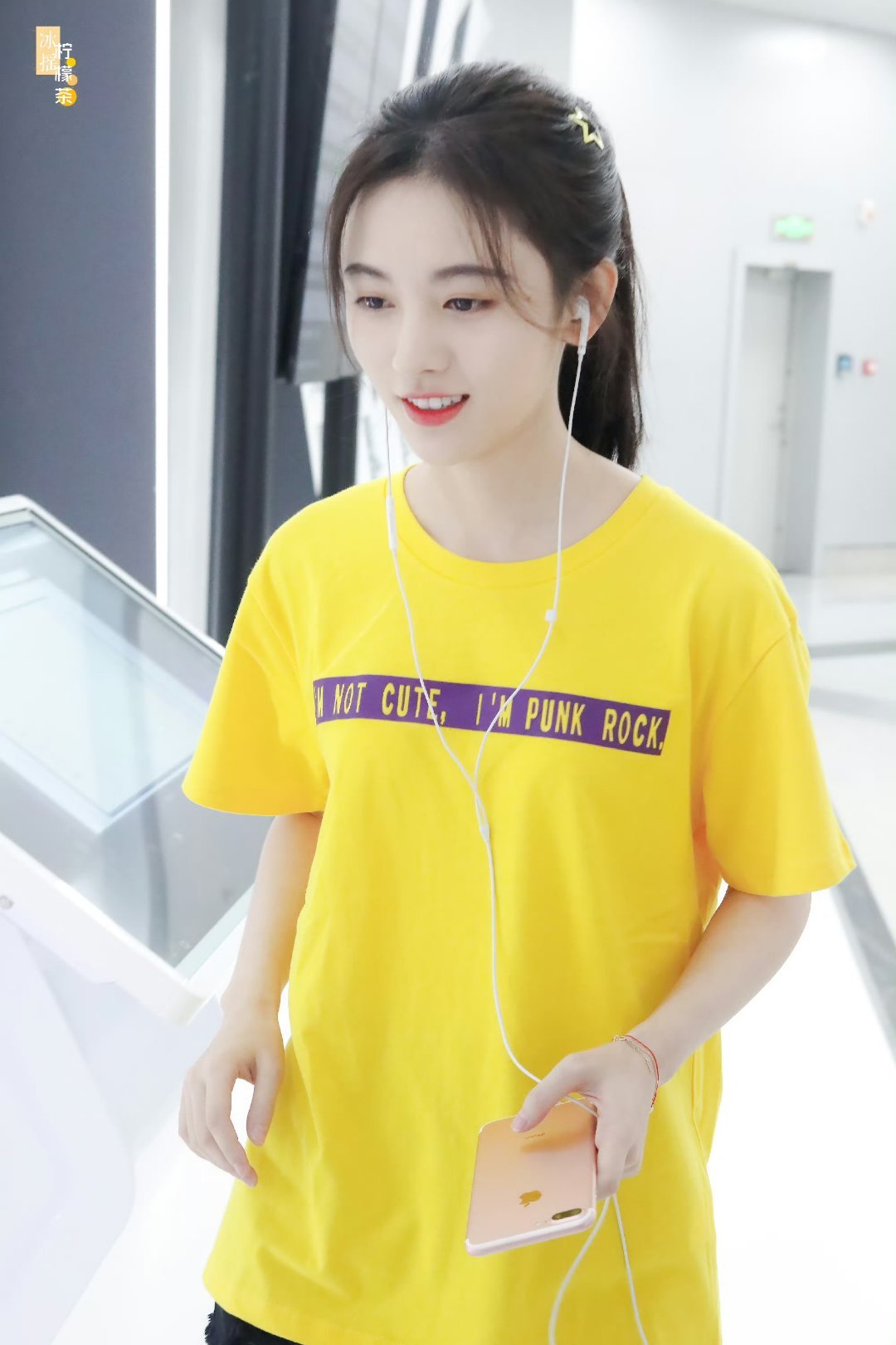 鞠婧祎 jjy鞠婧祎万花世界 jjy鞠婧祎苏绿夏 ＂星河坠入潮汐，爱意涌入眼底.