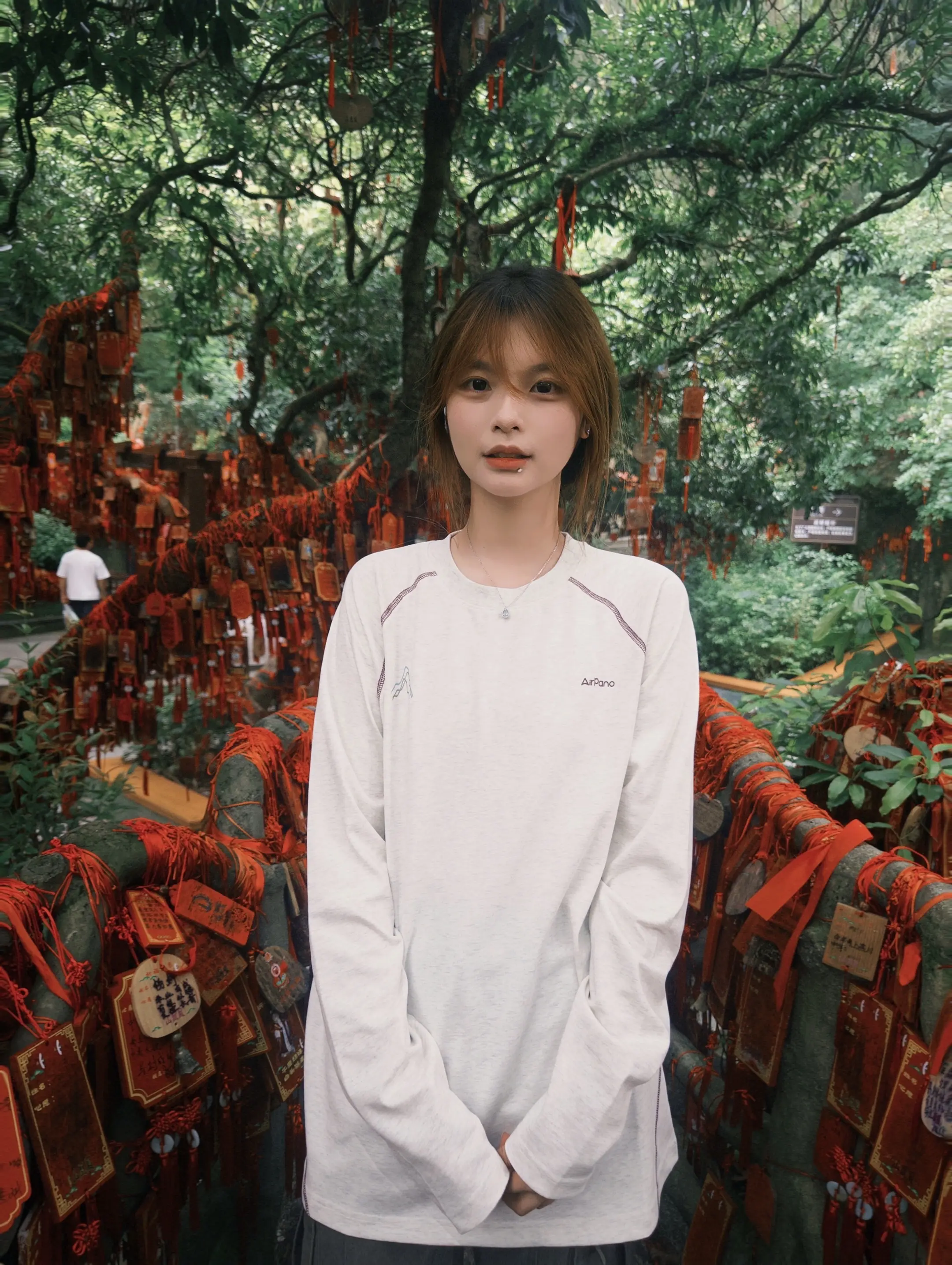 只需要和同样珍惜你的人保持联系就好