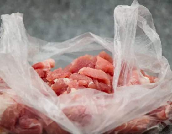 隔夜肉、隔夜菜、隔夜水、隔夜蛋，不是全都不能吃，唯独这一类