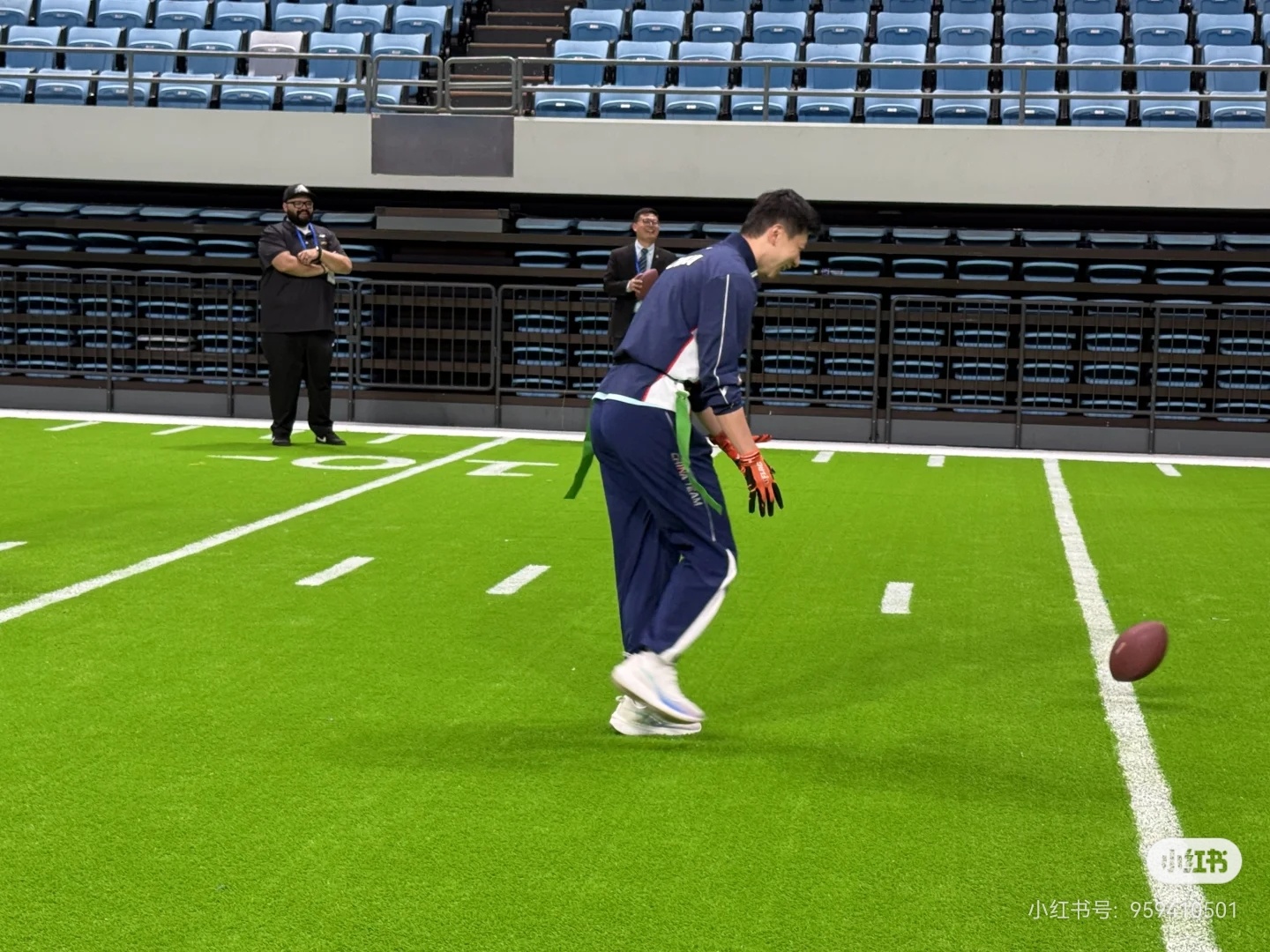 哈哈哈开启新一周咯 博主曰~马龙近看确实很帅 