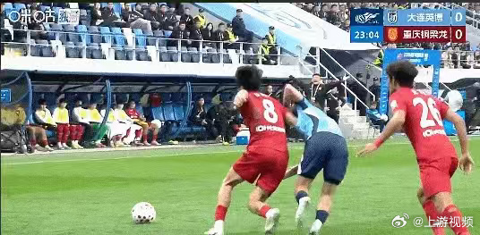 #上半场重庆铜梁龙两员大将受伤下场#【陈纯新、李镇全因伤下场  重庆铜梁龙上半场