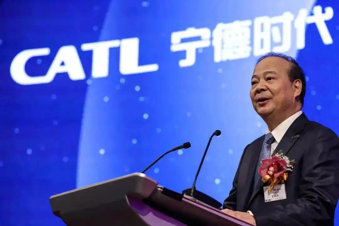 据知情人士透露，宁德时代拟参与国内人工智能企业 DeepSeek 的融资，该公司