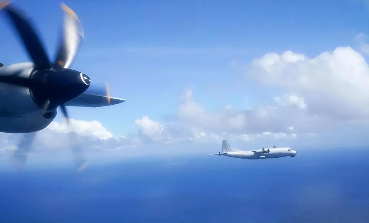 中国海军的实力在不断的增强，这对于维护南海地区的和平与稳定，保障国家海洋权益具有