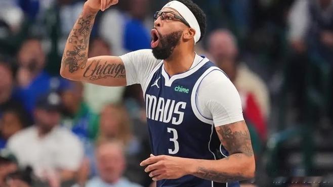 《浓眉心里的苦，只有自己知道！ 哎，说起安东尼·戴维斯这哥们儿，我每次看独行侠的