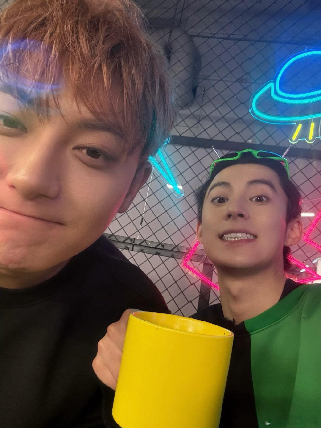 黄子韬王鹤棣刘耀文好像三傻大闹哈尔滨啊！一个比一个有综艺感，你仨到底谁先这样的，