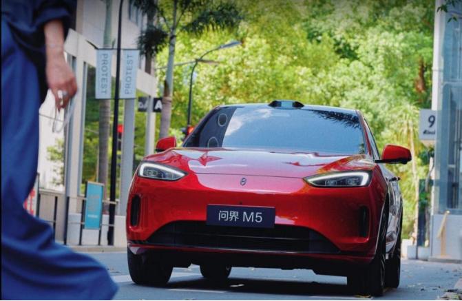 二胎家庭选车记：问界新M5 Ultra的真实用车体验
这两天看3·15，很多投诉