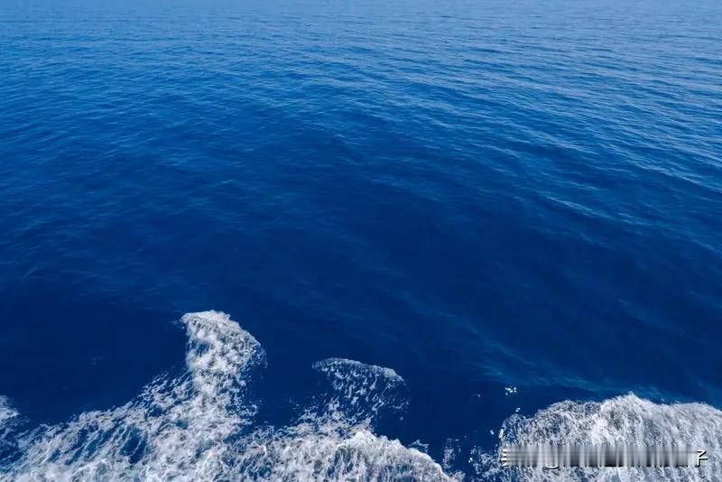 看到“风掀大海千层浪”这个上联，我这脑子就开始飞速运转找下联啦。这上联画面感十足