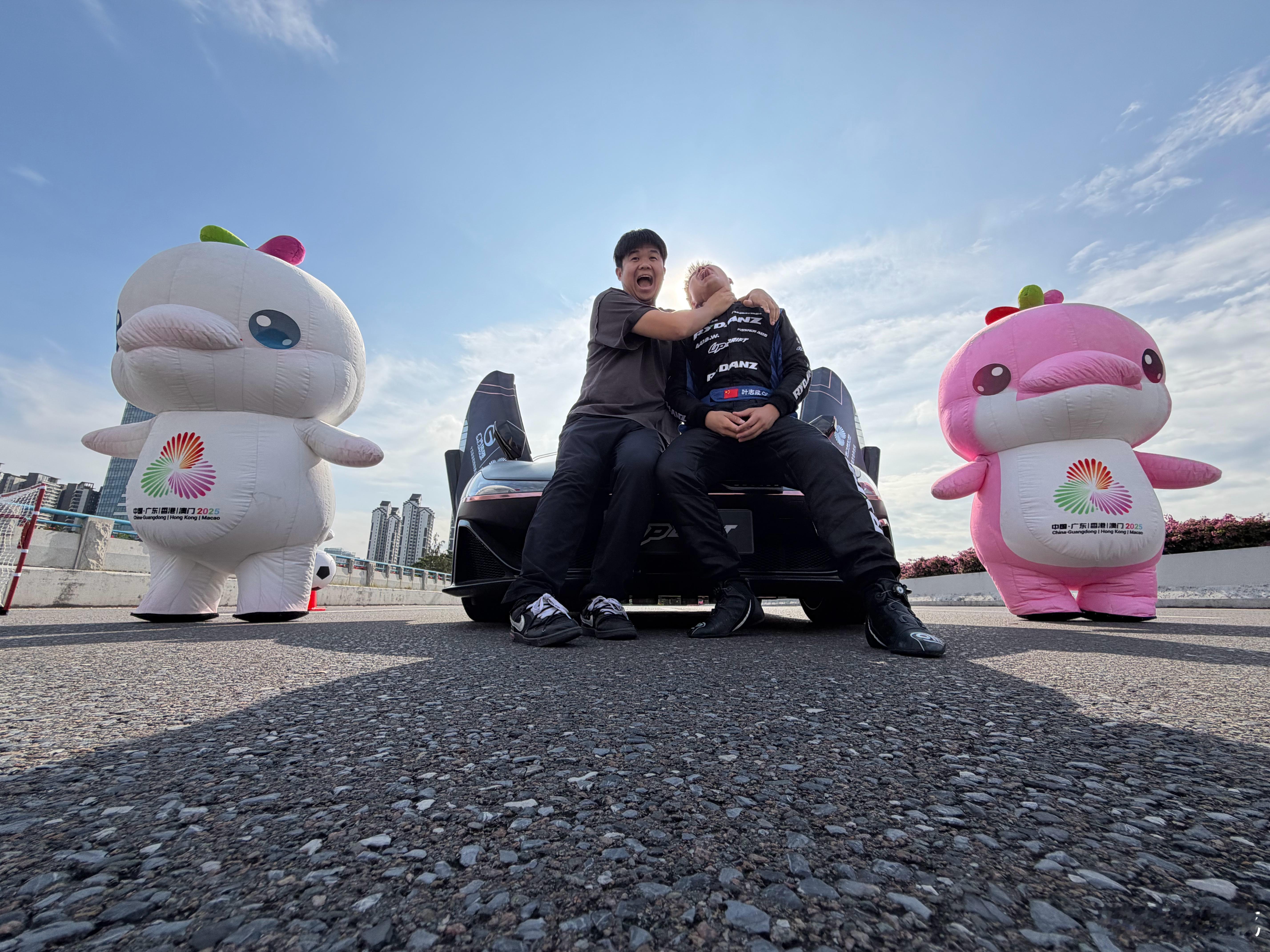 这几天没发微博！因为在拍一个人生大片！  ​​​