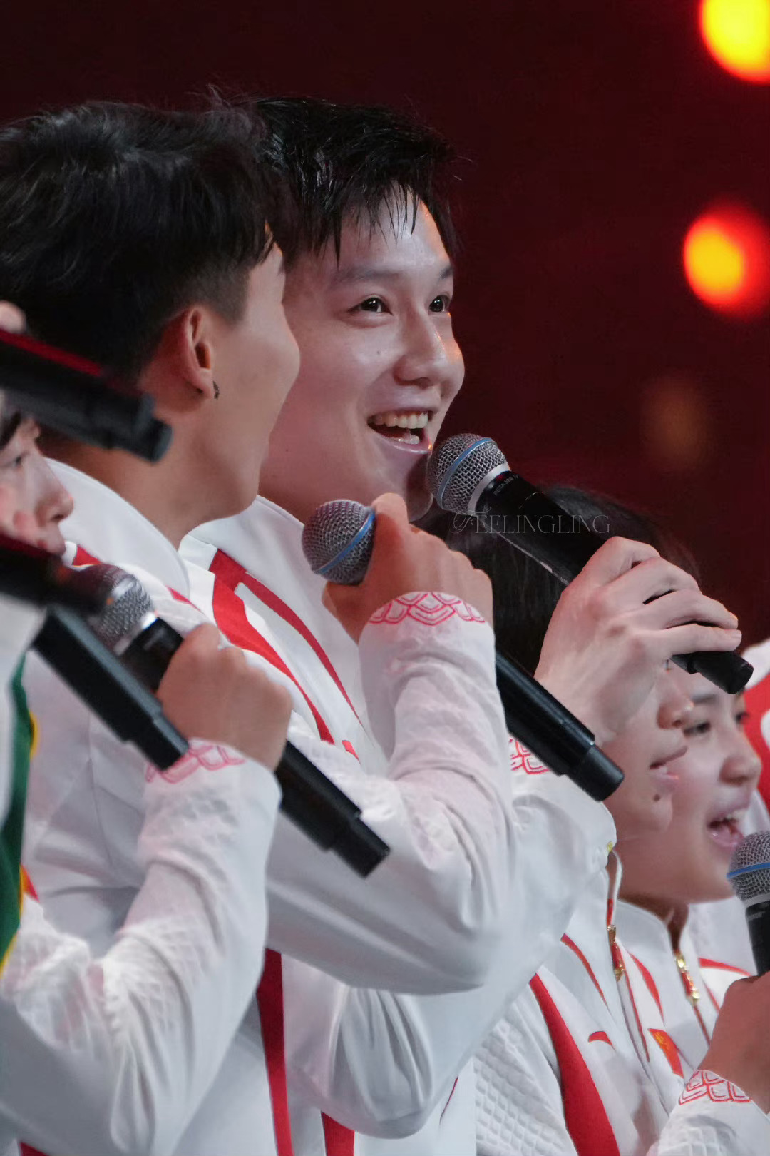 樊振东：全红婵不挑食～[awsl]，下次我们一起吃叉烧#樊振东说全红婵不挑食##