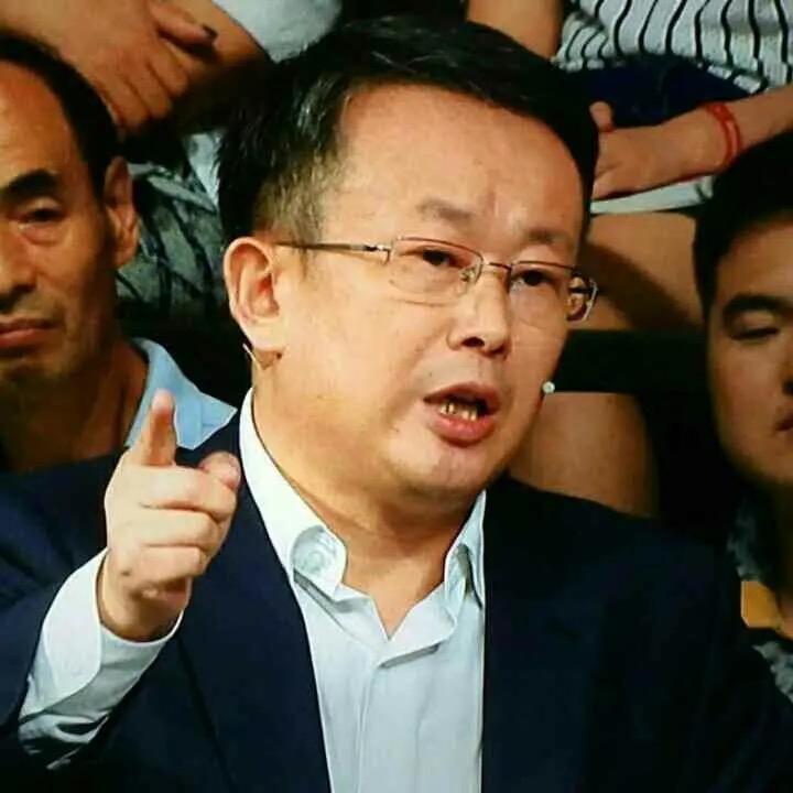 项立刚刚刚在其今日头条账号下发了一句话：“我相信所有不是花自己的钱做公益，都是骗