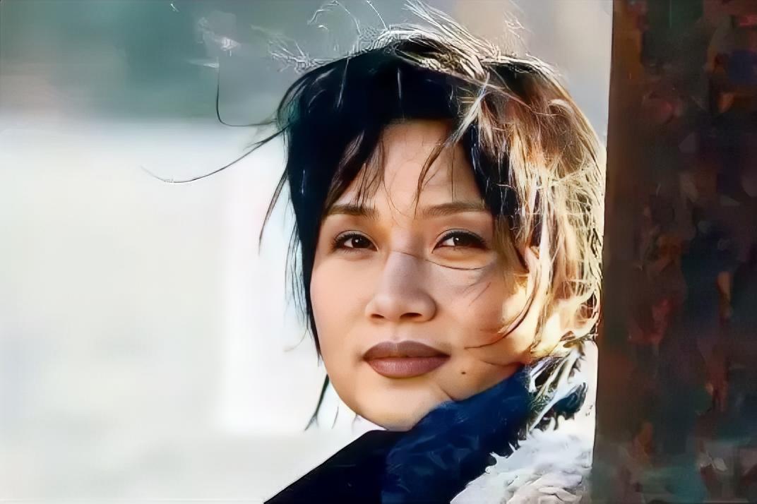 2000年，姜昆在国外偶遇已经出家的李娜，出于好奇，姜昆问她：“你到底为什么出家