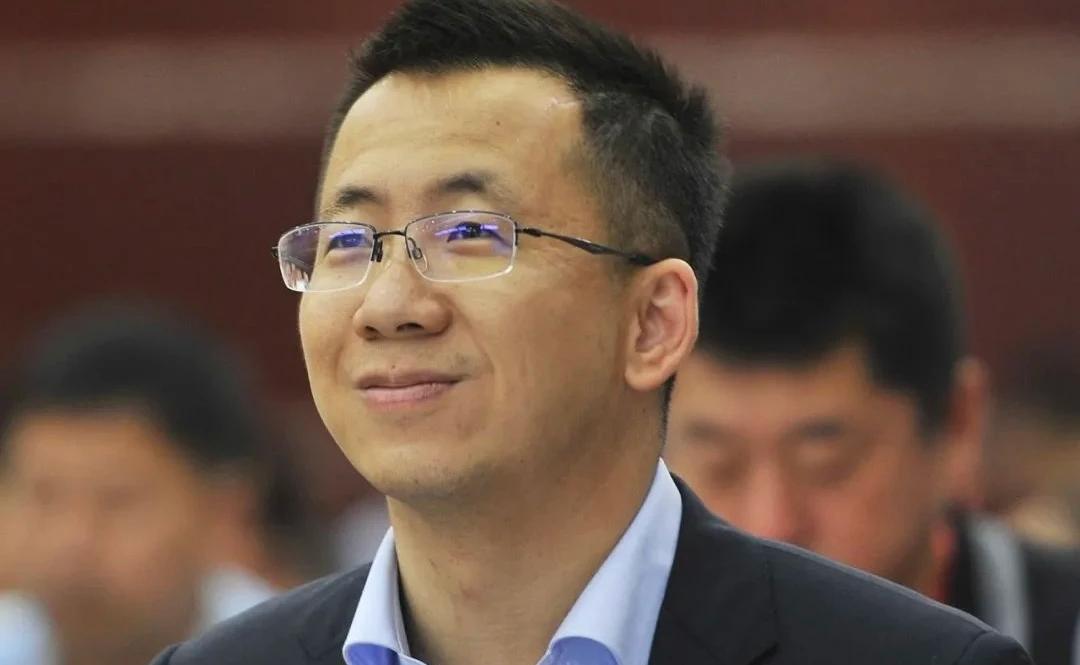 马云20年、刘强东15年，张一鸣仅8年，后生逆袭成首富
 
 
马云，二十年开荒