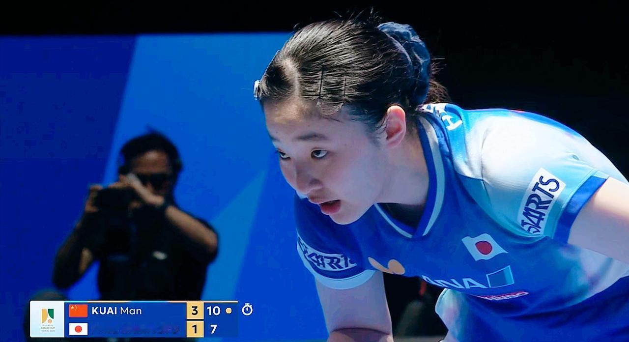 厉害了！蒯曼4:1碾压张本美和，拿到了铜牌。
整场比赛并不是胶着战，
而是蒯曼盯