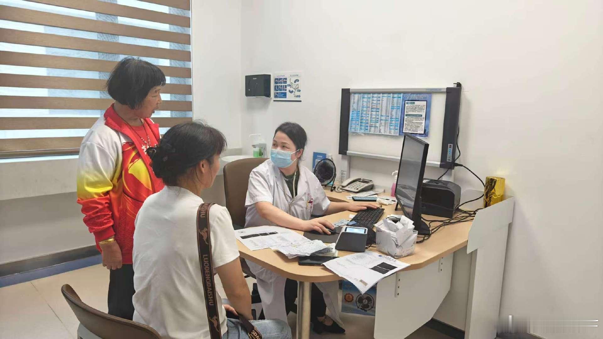 台州医院双向坐诊让群众近享好医疗台州双向坐诊太便民！医疗集团创新模式让基层医生上