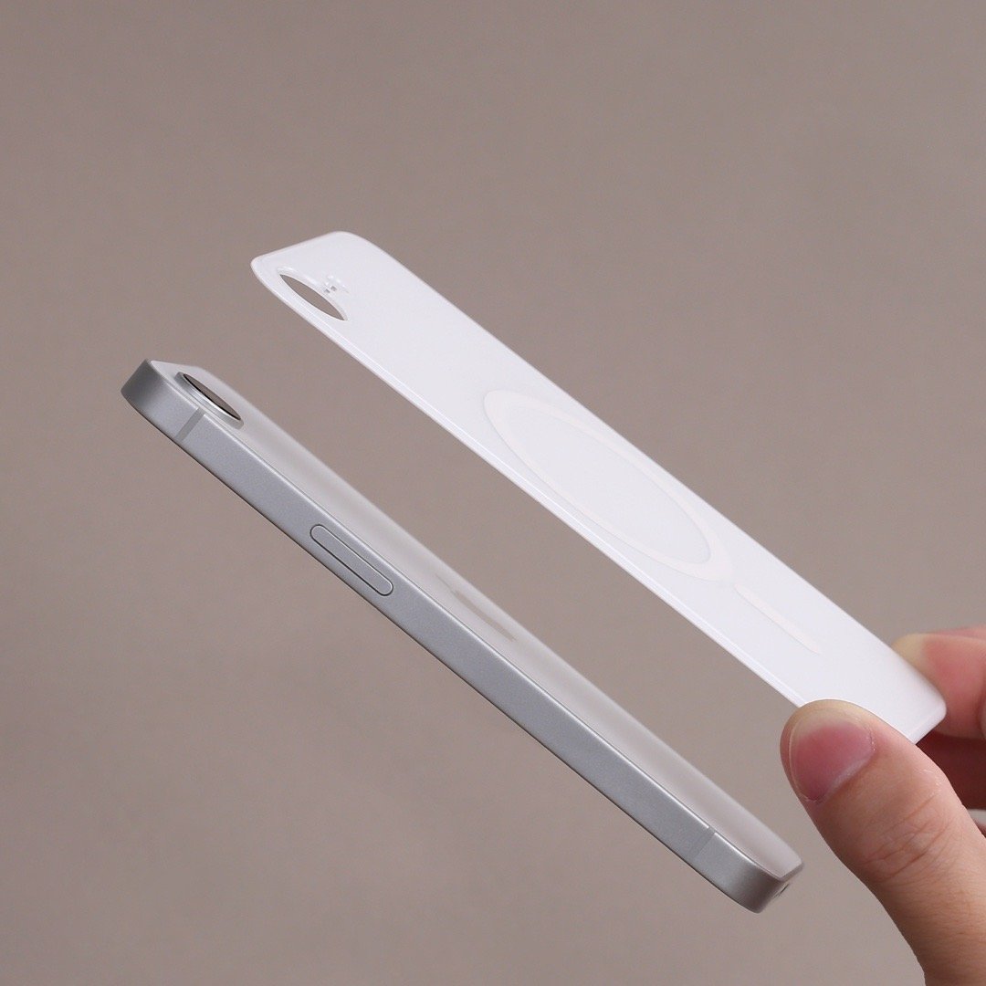 朋友们，iPhone 16e 平嵌磁贴 上了！ ​​​