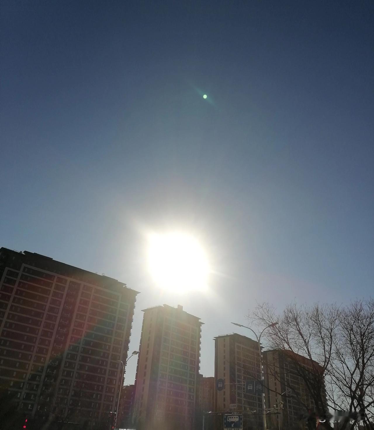 有人说“努力必定成功”你赞同吗?
说得太绝对，根本就没有绝对的事。如果努力就能够