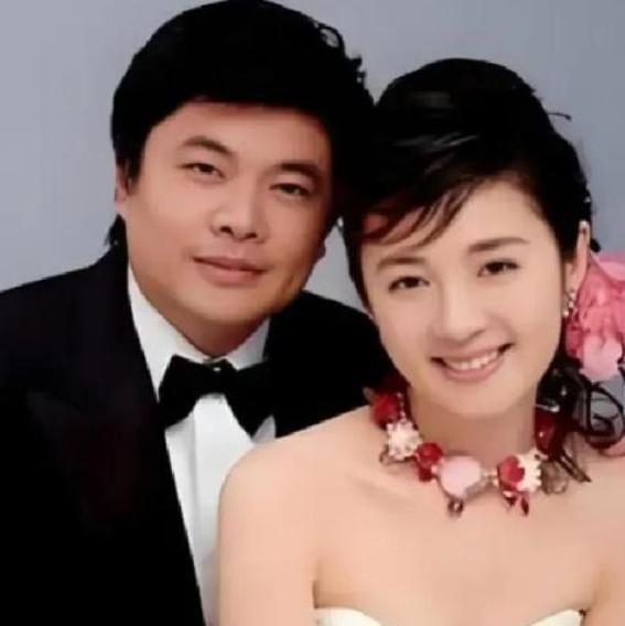 “她怀孕了，我得给个交代，咱们离吧！”

儿子才5个月大，男人的离婚协议就拍在桌