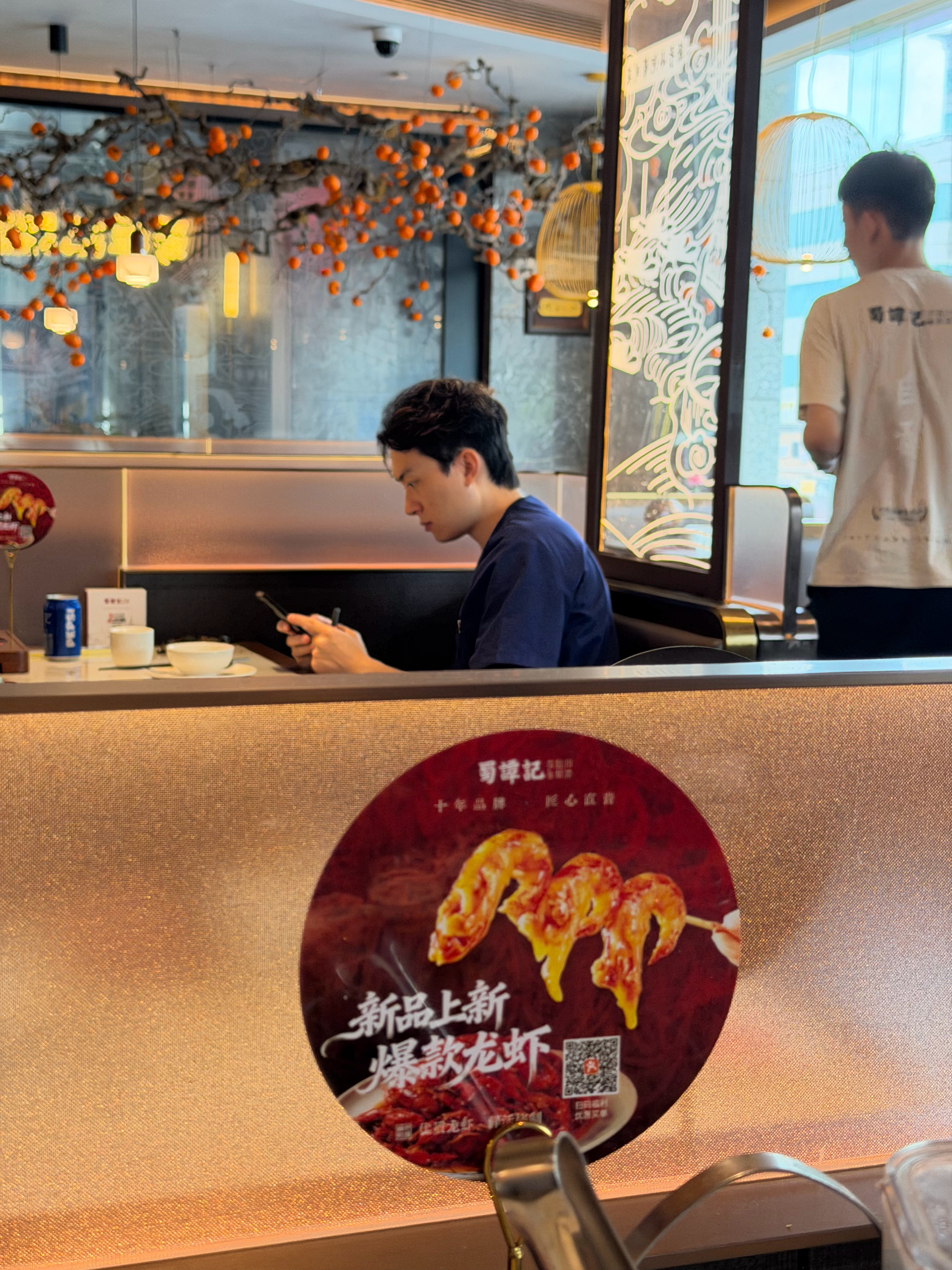 我吃饭偶遇吴磊了 