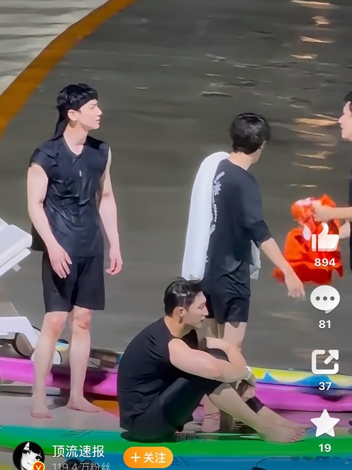 黄景瑜为什么不站起来黄景瑜这个“不站起来”的事儿吧，我觉得是三重原因叠加：角色梗