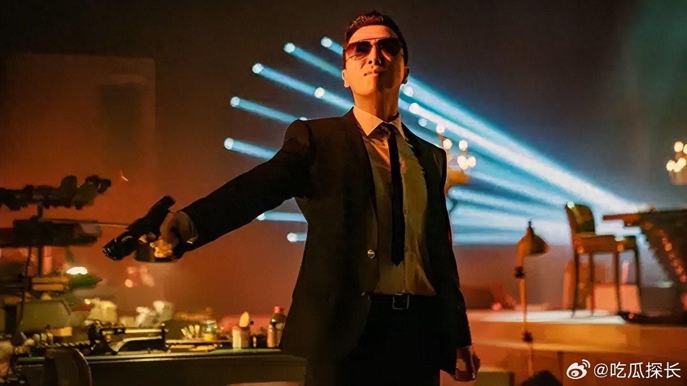 甄子丹好莱坞首位中国演员自导自演 甄子丹成为好莱坞首位自导自演的中国演员，这不仅