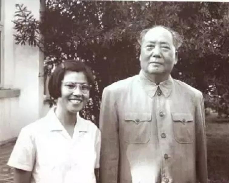 她，陪毛主席走完最后一程，一生未婚，与主席同月同日离世！很多人之间本身就有着极大