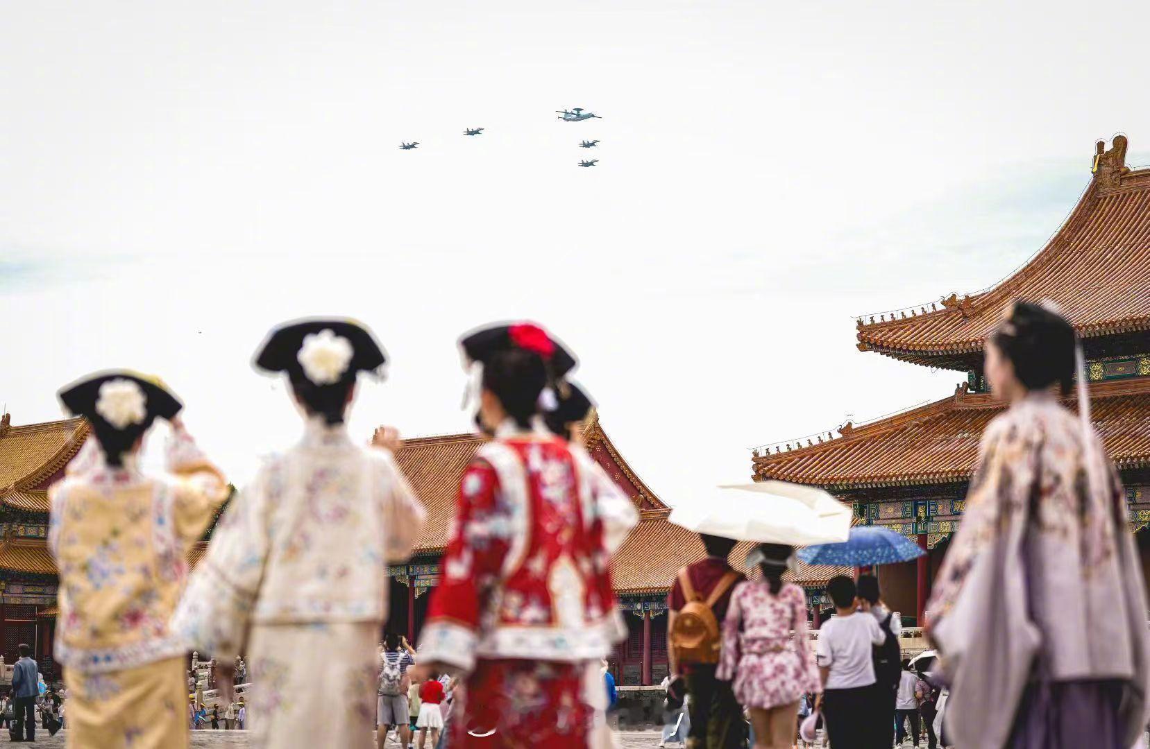 分享图片阅兵镜头里的大国重器190视角 ​​​
