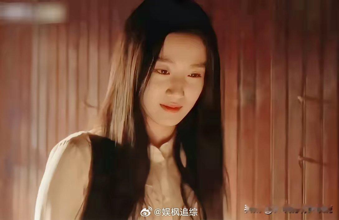 李佳是个聪明人，觉醒得很快，她真的不是凤凰女。李佳发现爸爸拎不清，明明被叔叔一家