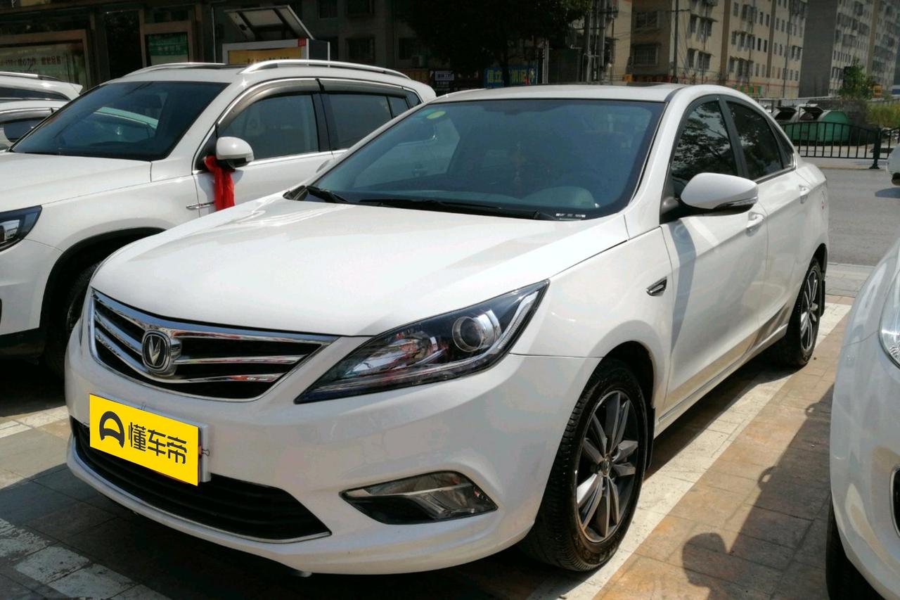 2万块钱买二手车，长安逸动可以考虑一下？
长安逸动第一代的早期款，现在二手车市场