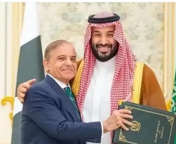 巴基斯坦彻底上桌了。
 
前几年还在为外债发愁、外汇紧张的它短短一个月内接连拿下