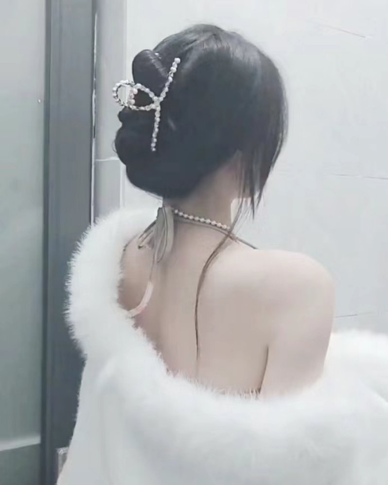 已经快忘了原来的样子 过往的路我不想重走 当下的路没以前好走. ​​​