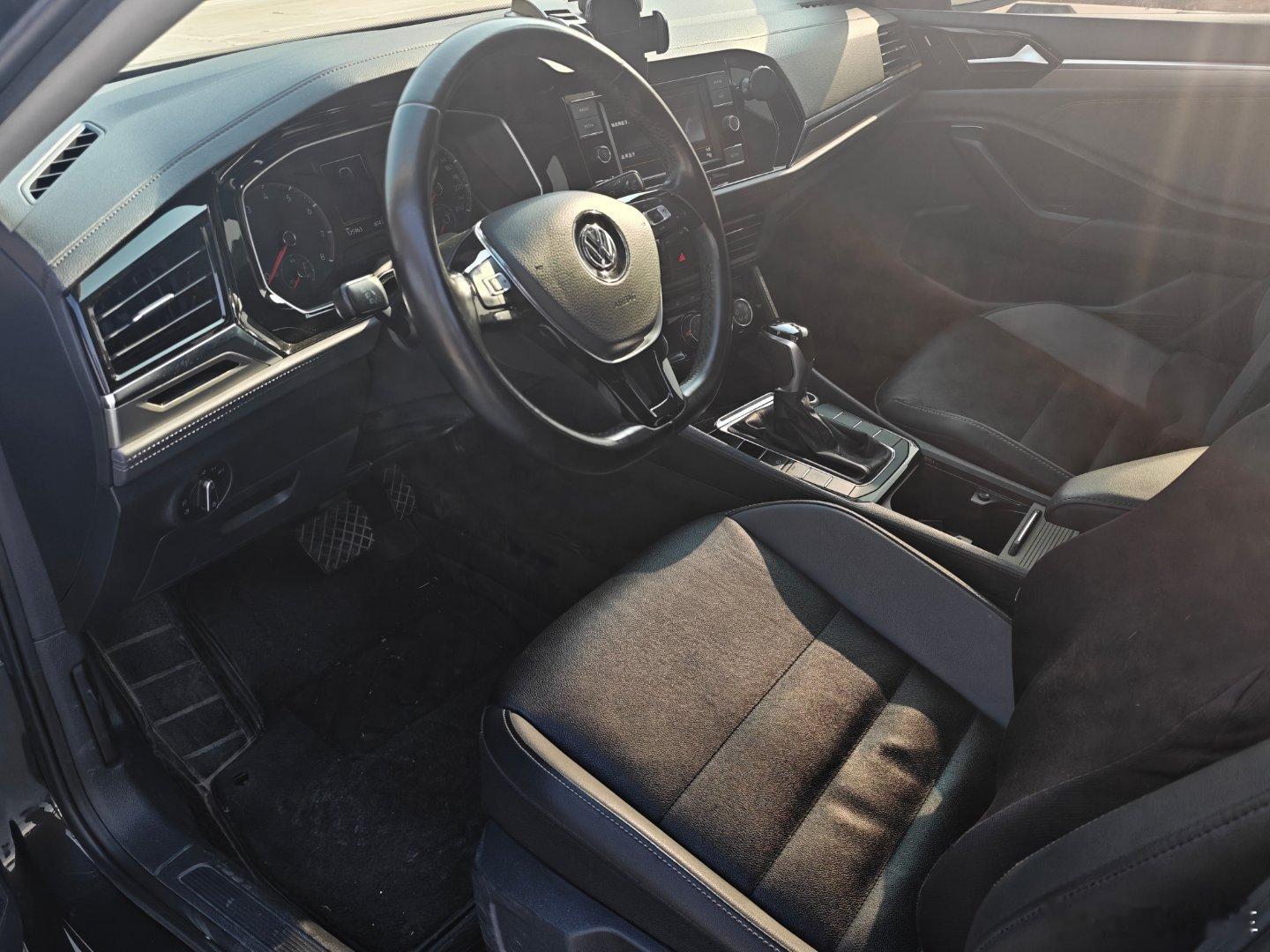 最新拿下一台19年换代速腾 1.4T舒适版 一手车12万公里实表 车子三个面油漆