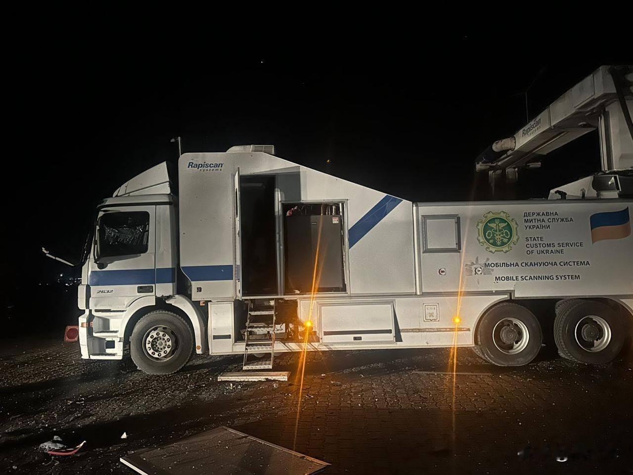 【乌克兰与罗马尼亚边境口岸遇袭】11月22日凌晨，俄方攻击型无人机袭击了“奥尔利