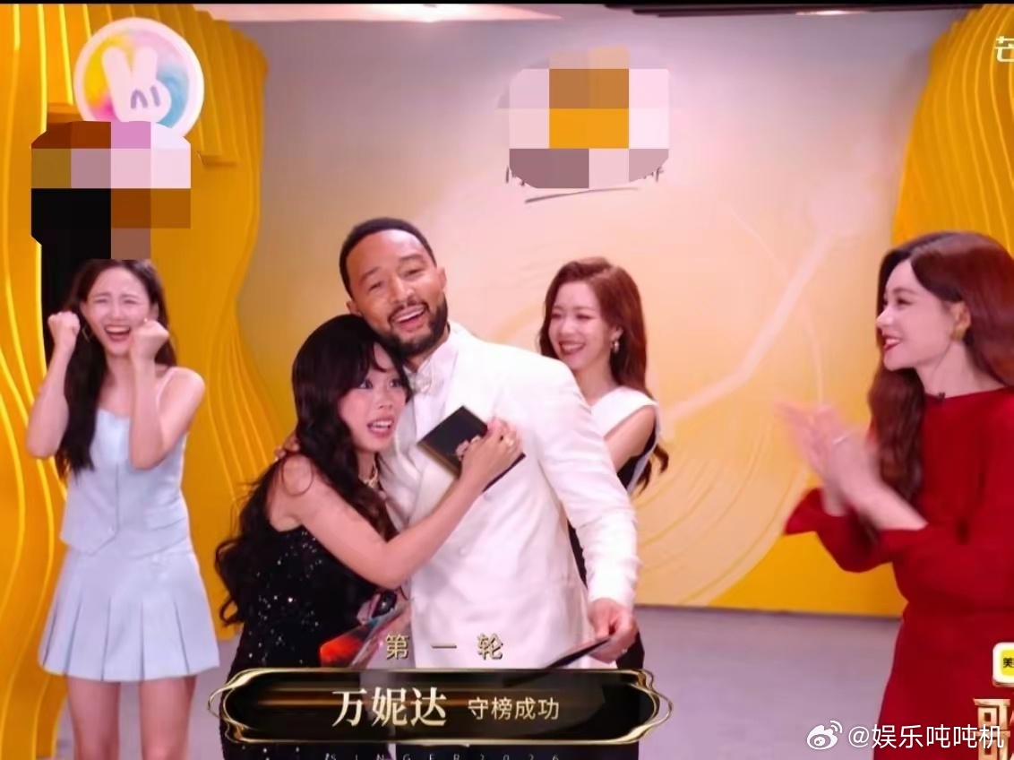 万妮达竟然赢了传奇哥？这是今晚《歌手》最大的冷门，没有之一。万妮达直接挑战成功，