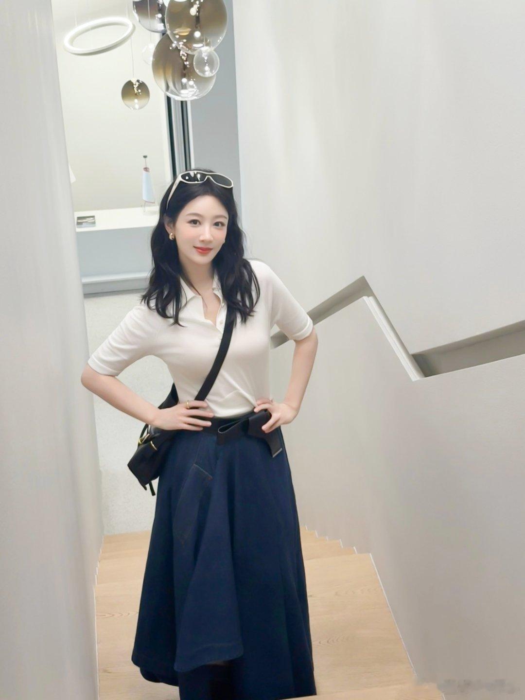 杨紫杨紫生命树 yz杨紫李祯 “海水拥抱月亮，我将日落揽下为你积攒满腔爱意.” 
