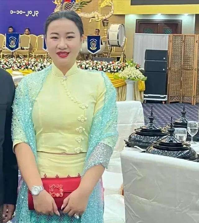 真的是一觉醒来，有些人的天塌了！
明珍珍伏法了，1996年出生，到今天还不满30