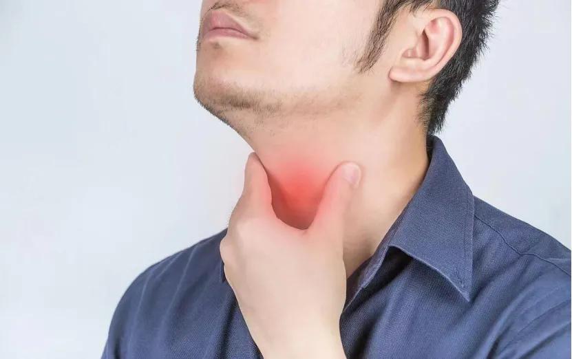 低烧，头疼、喉咙痛到失声、咳嗽得两眼冒金星的我，终究是阳了。

这是我第一次阳，