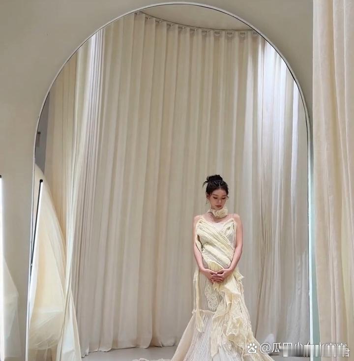 马筱梅挺孕肚挑礼服马筱梅发孕晚期vlog， 