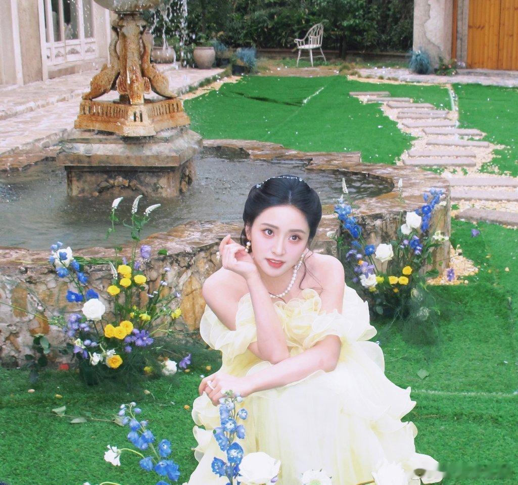 沈月昨日红毯造型哇哦这是真公主来啦 小甜妹沈月沈月