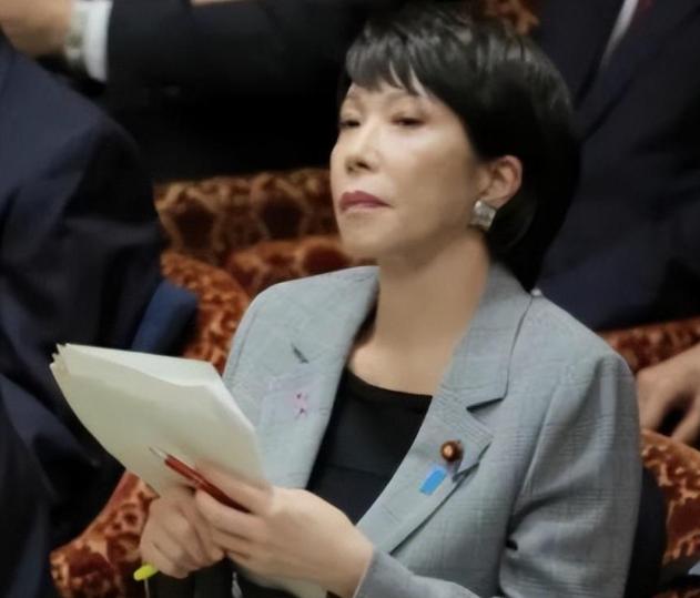 中方连双边会谈的请柬都还没发，日本首相高市早苗倒先跳出来喊着“拒见”了！这出凭空