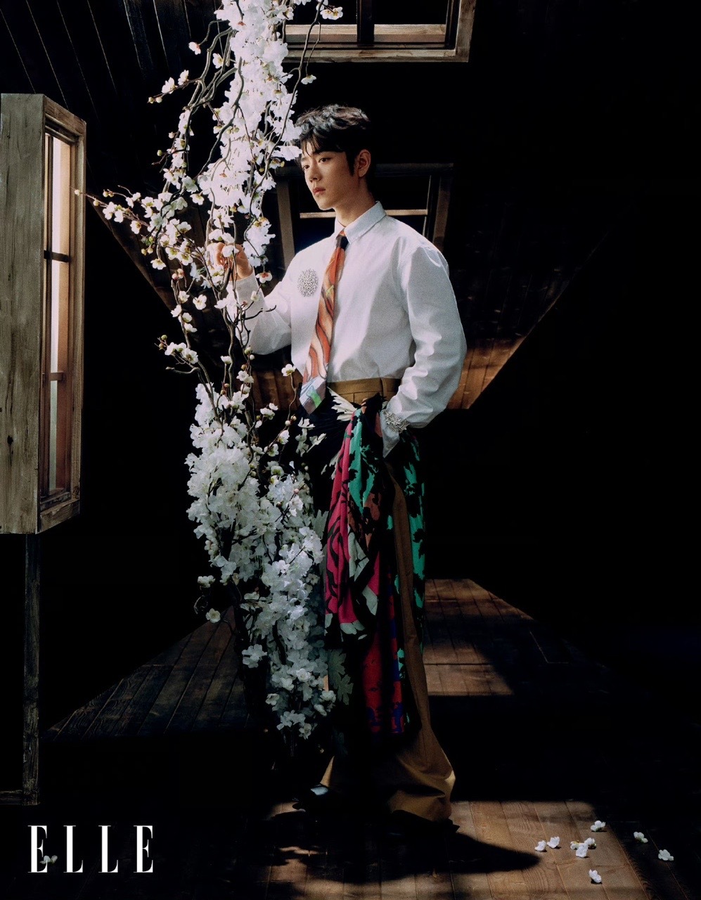 肖战肖战与ELLE相遇肖战与ELLE穿越四季相遇 哇哦！四季里每个风格都好好看啊