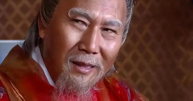 洪武三年，朱元璋给了李善长两块免死铁券，承诺可以免死三次。洪武二十三年，77岁的