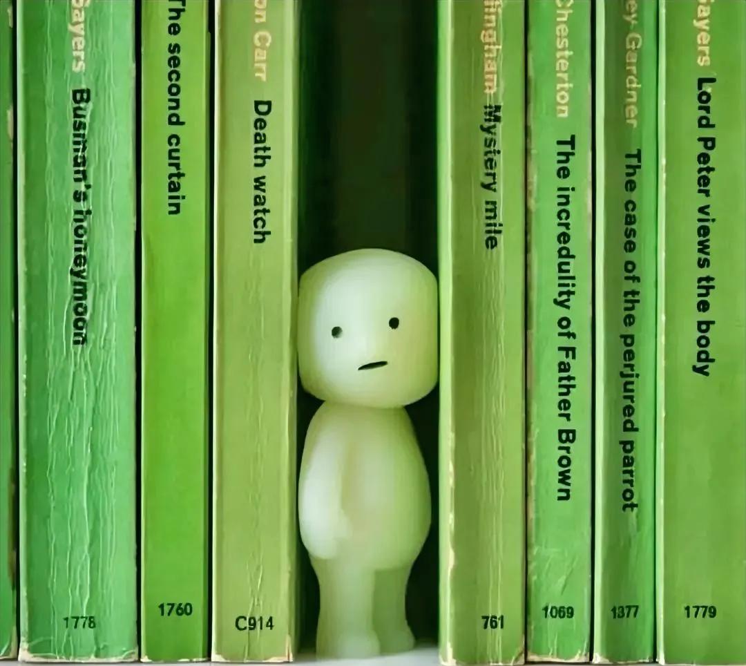 摆脱精神内耗的底层逻辑，
不是得到外界的认可，
不是刻意讨好，
而在停止自我苛责