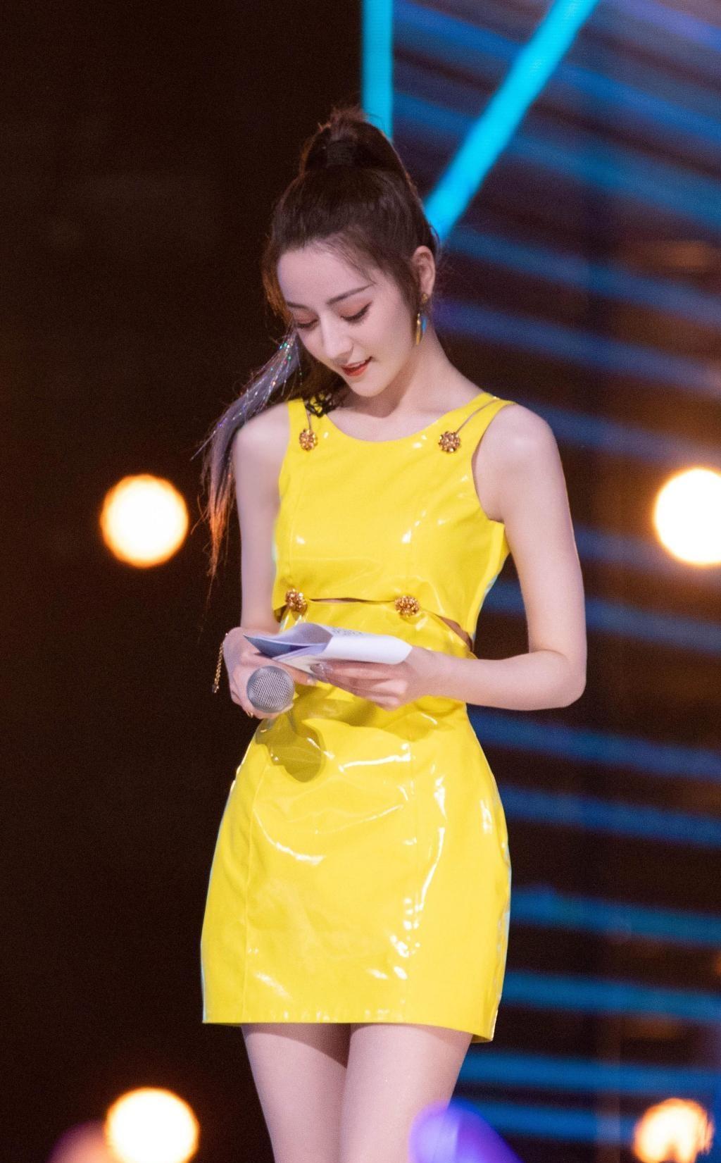 迪丽热巴手机壳，多大的事拿出来说，真的很赞同别对女演员真别这么苛刻啦😔。就一个
