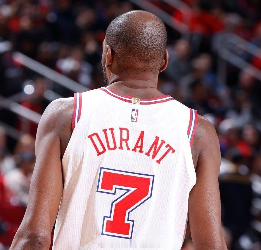 记者：“就你的整个职业生涯而言，你会如何描述对你来说最重要的东西，比如保持一致性