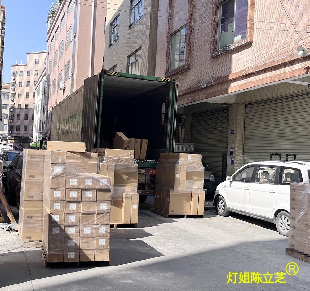 陈立芝写日记的第626天：1月11日 周六 晴
老喻先生前晚感冒发烧伴有轻微咳嗽