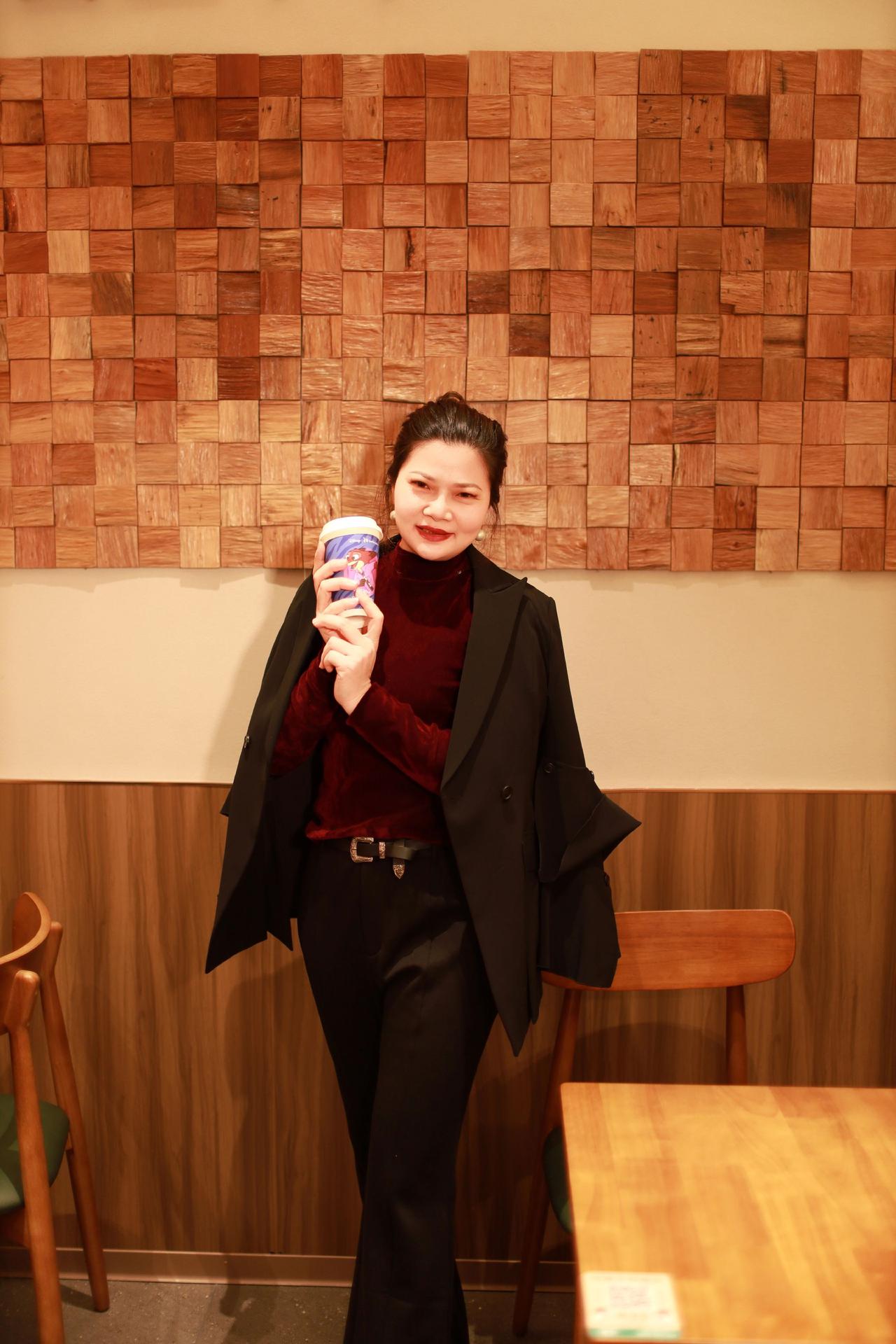 女性职场穿搭 女生拍照姿势 每日分享 拍照姿势很重要 优雅气质